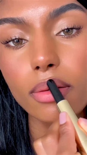 46K views · 63 reactions | Hydration in full color. @sydneyjharper wears Phantom Volumizing Glossy Balm, our award-winning hybrid lip formula, in Impulse, Haze and Slip. | Hourglass Cosmetics | Facebook