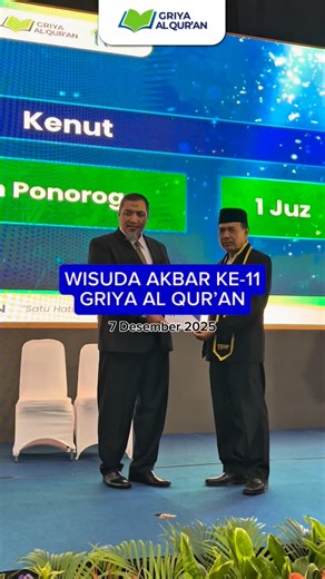 Griya Al Qur'an | Belajar Al Qur’an Khusus Dewasa on Instagram: "Alhamdulillah, Wisuda Akbar ke-11 Griya Al Qur’an digelar sukses pada hari ini, 7 Desember 2025 di Masjid Nasional Al Akbar, Surabaya. Acara ini diikuti oleh 21 cabang dan mitra Griya Al Qur’an di seluruh Indonesia sebanyak. Acara ini juga ditutup dengan tausiyah oleh Ust Oemar Mita, DAI Nasional dengan mengusung tema Iman Berdampingan dengan Al Qur’an. Tidak hanya itu, peserta terbaik dan mitra terbaik turut diumumkan untuk menamb