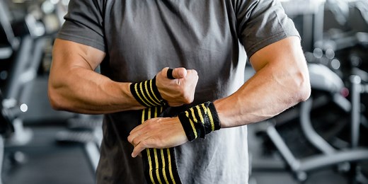 When You Should Use Lifting Straps to Build More Muscle