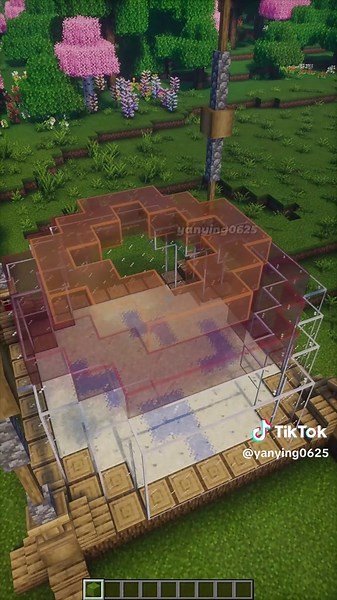 Stunning Hourglass Aquarium Design in Minecraft