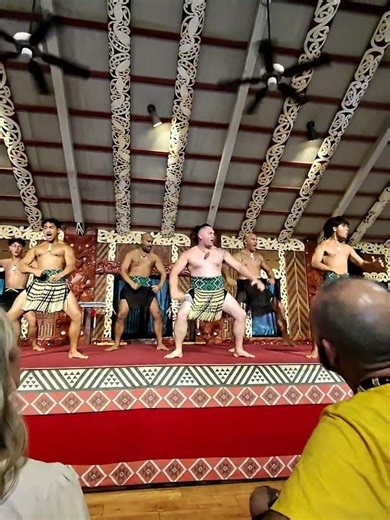 Seeing a Traditional Māori Haka in Hawaii 🇳🇿🔥 | Polynesian Cultural Center