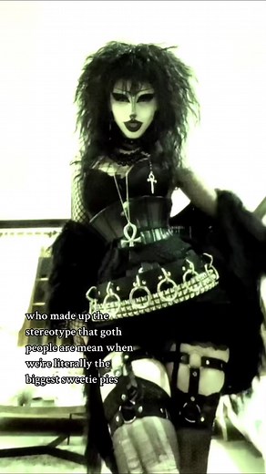 Romantic Goth Makeup Tutorial and Alternative Fashion | Inspiring Looks