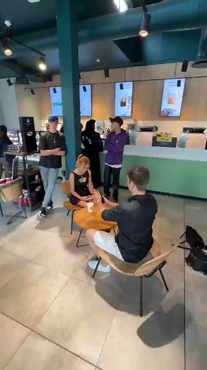 160K views · 1.6K reactions | These are tricks! Follow me for more reveal trick! #reels #reelsfb #funny #funnyreels #funnyvideo #instagram #instadaily #instagood #magic #DiscoverMagic #discover #tips #tipsandtricks #tipsmagicos #magickingdom #magician " | reel22332 | Facebook