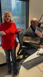 Anchors Keith Johnson and Lisa Fielding give us the top stories of the hour: -What the Roe v. Wade decision means for Illinois -Potential for the city to host the 2024 Democratic National Convention -The newest ‘Chicagwa’ canned water campaign Listen live: bit.ly/3MQq2RY | WBBM Newsradio