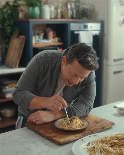 Cauliflower cheese SPAGHETTI 🤯💛 Seriously though, can you think of a better combo?! jamieol.com/CauliCheeseSpaghetti | Jamie Oliver
