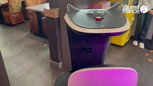 33K views · 247 reactions | Dans ce restaurant près de Rennes, le serveur est un robot 烙 | Ouest-France Rennes | Facebook