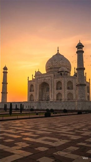 Sunrise View of the Taj Mahal | World’s Most Beautiful Monument 🌅