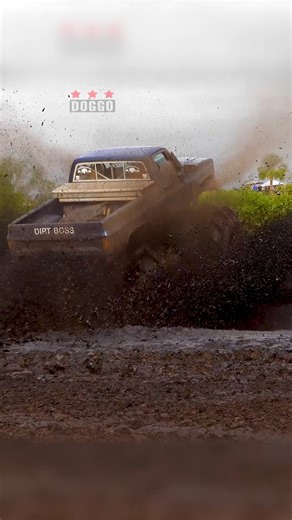 @motodoggo505 on Instagram: "Classic Dirt Boss #horsepower #squarebody"