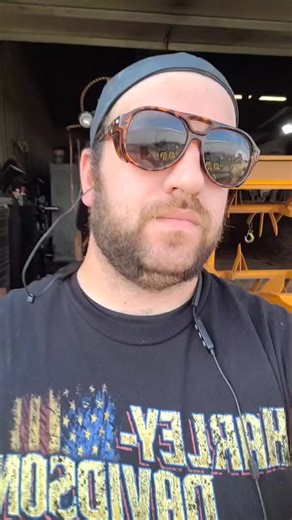 minneapolis moline diesel uni tractor and Templeton manure spreader part 1 #midwest #iowa #hobby #diy | Donavan Sharp | Facebook