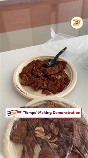 The MFU community led by the Indonesian Student Association organised the Indonesian Day 2025, a vibrant celebration of 75 Years of Indonesia–Thailand Diplomatic Relations, under the theme “SEAblings Solidarity” on 14 November 2025. The event featured a lecture by H.E. Mr. Rachmat Budiman, Ambassador of Indonesia to Thailand, workshop, delicious food, music, and deep friendship between two nations. #studyinthailand #studyabroad #internationalstudents #studythailand #thailand #learnthailanguage #