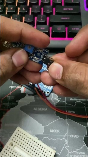 Find objects without touching them using this IR Sensor with Arduino UNO #arduino #diyelectronics