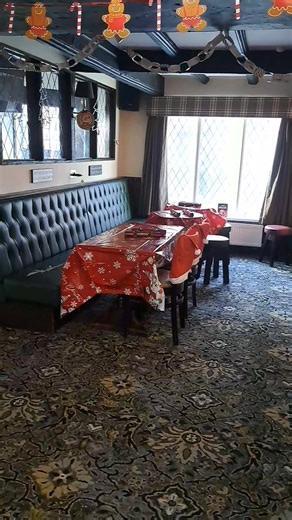 All ready for Christmas day.....bucks fizz and mince pies 🥧 😋 | Butchers