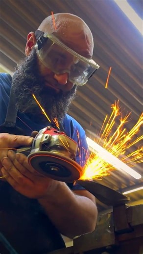 Forging a Knife from Start to Finish 🔥⚒️