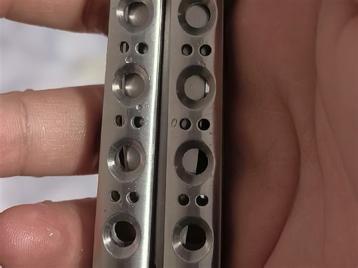 benchmade62蝴蝶刀，有损，半价出，私我