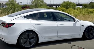 Tesla patents new clamping system to help with panel gaps