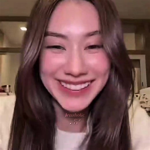 don’t save her guys🙂‍↔️ excuse me ma’am i have a report to make @Miu T. #LenaMiu #lalinalena #miunatsha