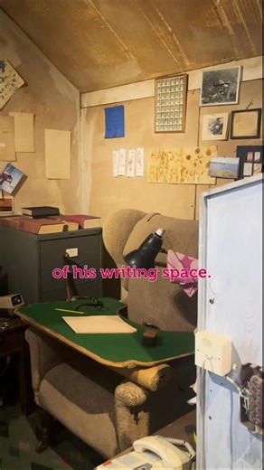 ❓ DID YOU KNOW ❓ We have the interior of Roald Dahl's Writing Hut on display at the Museum, exactly as he left it! Here's Will to give you a whistle-stop tour - if you want a closer look you'll have to come and visit... ✍️ | The Roald Dahl Museum and Story Centre