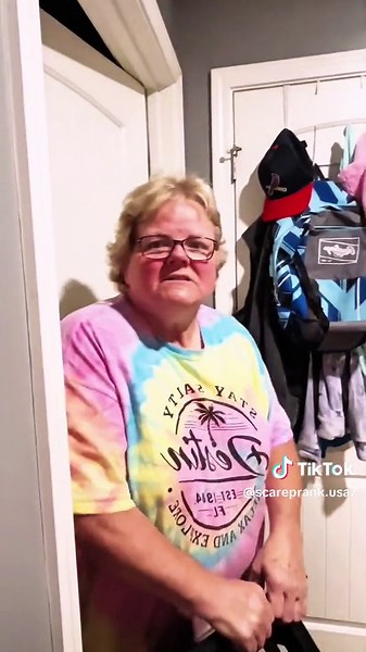 Prank my mother 😂 #scary #scare #scarecam #scareprank #prank #funny #funnyvideos #foryou #fypシ゚viral #fail