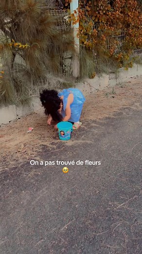 Fille et papa : on n'a pas trouvé de fleurs cet été