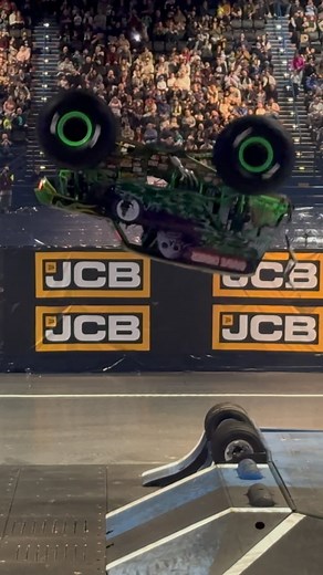 INSANE MINIFLIP!! New Leader @cody_matt Grave Digger 💪 #monsterjam #monstertrucks #motorsport #trucks #reels #instagram #donuts #backflip #monstertruck #offroad #crash #fullsend #skills #hugeair | Avengersracing