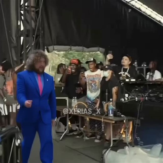 Gavin Newsom: “We owned JD with that meme!” Meanwhile, JD Vance: #ai #fyp #viral #president #dance | Xerias