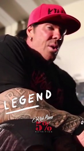 We are all in this together. We are a team. A family. The 5% family. #weareallinthistogether #richpiana #5percentnutrition #5percentfamily #1dayumay