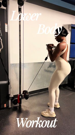 Don’t skip these 4 lower body exercises if you want stronger legs and to grow your glutes ‼️‼️‼️ I love how versatile the cable machine is. On days when the gym is packed and it’s the only thing available, I know I can still get a full, effective workout in. #legday #glutes #legscablemachine #cablemachineworkouts #fitnesstips
