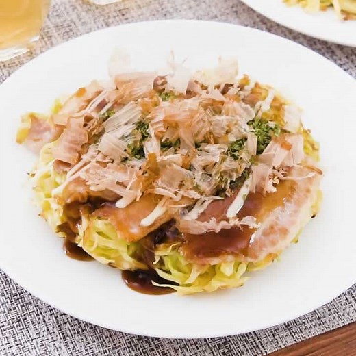 熱々おいしい！ たこ焼き粉で作るお好み焼きのレシピ動画・作り方 | デリッシュキッチン