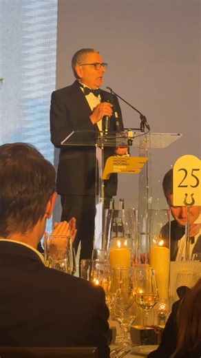 Rowen Atkinson hates the speed bong too 👍 @lockton_performance @historicmotoringawards #petrolped #rowenatkinson @thepeninsulalondonhotel | Petrol Ped