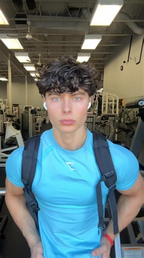 Ty Rounsaville on Instagram: "Aesthetic comeback - - Use code “TR10” for 10% off on @gymshark - Use code “TY” for 10% off on @gorillamind - all my workout programs link in bio - all socials link in bio #bodybuilding #bodybuilder #gym #shredded #lifting"