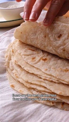Gluten-free flour tortillas 🤤🫶 Sorry for the *intense* squishing but I just had to show you how soft and pliable these are!!! You can actually roll them up or fold them and THEY DON'T CRACK OR TEAR!! And they're sooo easy to make 🙌 [GLUTEN-FREE, VEGAN] Recipe: https://theloopywhisk.com/2021/07/29/easy-gluten-free-flour-tortillas/ #Tortillas #flourtortillas #flatbread #glutenfree #glutenfreefood #cooking #recipe #easyrecipe | The Loopy Whisk