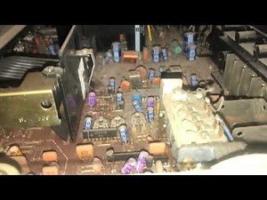Vintage Technics SA-202 AM/FM Stereo Receiver - Inside the unit