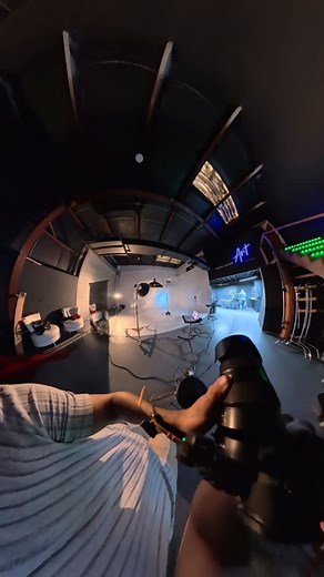 9 comments | “Les presento el BTS de este exquisito photoshoot. Una mirada íntima al proceso creativo detrás de cada imagen. Espero que lo disfruten”. Model: @maih_rg Makeup Artist: @alleparedess Photographer and Retouching: @ceballosstudio #orlandophotography #portrait #fashion #orlandoflorida #modeling #photoshoot #editorialfashionshoot | Ceballos Studio | Facebook