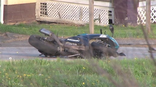Man dead after crash involving motorcycle in Fayette County