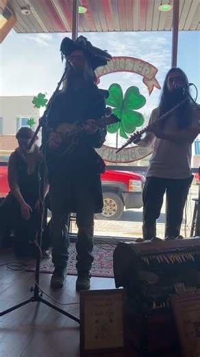 Wild Mountain Thyme - Cloverbeard #livemusic #celtic #irish