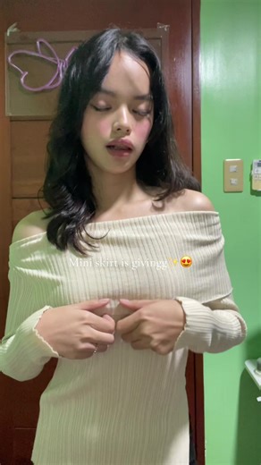 lovin’ my mini skirt!😍 #mera #girlfashion #outfitideas #fitted