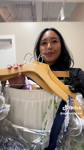 Windsor is now open in Canada! Use our Store Locator to find your nearest Windsor. @Ang Geronimo #springoutfits #storeopening #canada