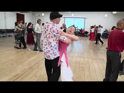 [4k]12月8日《舞在悉尼》听歌跳舞!浪漫夕阳频道! 介绍 [各民族中老年联友会] 每周一二四五舞会 9•15-11•50地址:1 Memorial Dr Granville 