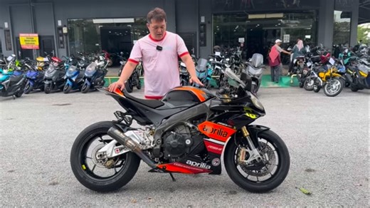 2012 Aprilia RSV4 1000 SC Project Exhaust RM41500 ( Cash Siap Tukar Nama ) 2 Owner 30k Mileage ( change second meter ) old meter 60k Good condition Accident free “Customer bike “ Come with SC Project exhaust Racing footrest GB Racing engine Guard R&G Radiator cover Brembo RCS19 Brake pump Brembo Clutch rebel Frame slider Carbon chasic cover Brake bump air cool set bobbin Tank pad Credit card ez pay Deposit 0 691x5yrs Credit Loan Deposit 100 8 x7yrs Shop Loan Deposit 18500 650x5yrs CALL/Whatsapp 
