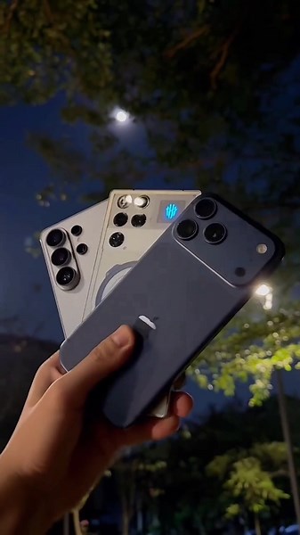 Whose MOON ZOOM Is The BEST❓- iPhone 17 Pro Max vs S26 Ultra vs Redmagic 11 Pro Moon Zoom🔥💥, #shorts