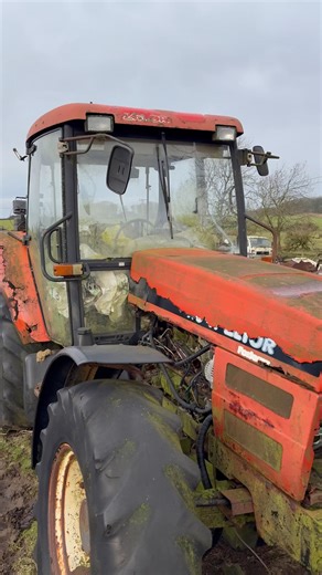 ABANDONED TRACTOR #explore #farm #farmer #farming #abandoned #explore #urbex #automobile #fyp #uk