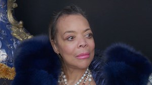 Wendy Williams removes wig and makeup for tearful reunion in doc sneak peek