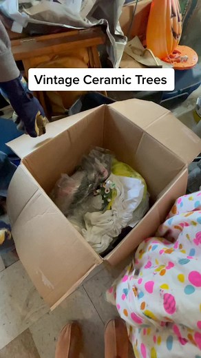 #christmas #tree #trees #ceramic #lightup #vintage #christmastree #tabletop #green #theoldfarmstead #house #farm #retro #hoarder