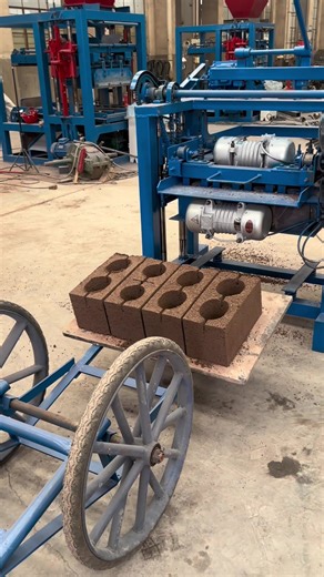 Explore Automatic Brick Machines for Efficient Construction