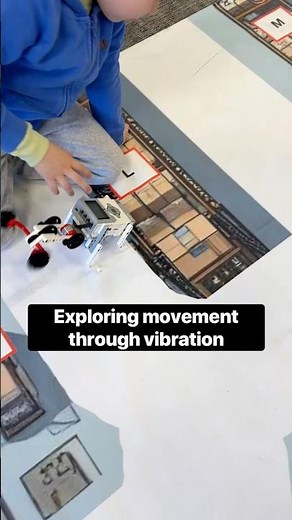 Lego Mindstorms EV3 - Exploring Movement through Vibration