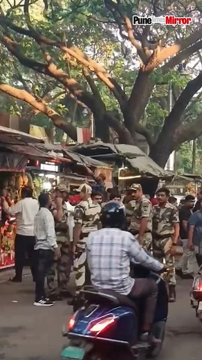 In a sudden and confidential anti-encroachment action, the Pune Municipal Corporation launched a massive crackdown today on three of the city’s busiest roads — JM Road, FC Road and Gokhale Road. Targeting over 50 unauthorised shop extensions, hotel sheds and roadside stalls, officials began the drive early in the morning without prior notice to prevent resistance. Under the Urban Street Project, new footpaths were recently developed, but many businesses had encroached on pedestrian spaces by set