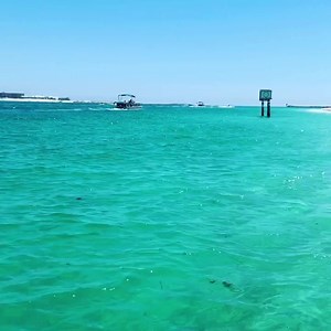 30K views · 985 reactions | Gorgeous Friday in Destin! Boat  Day!  www.destinpontooncharters.com Destin Pontoon Charters | DestinFlorida.com | Facebook