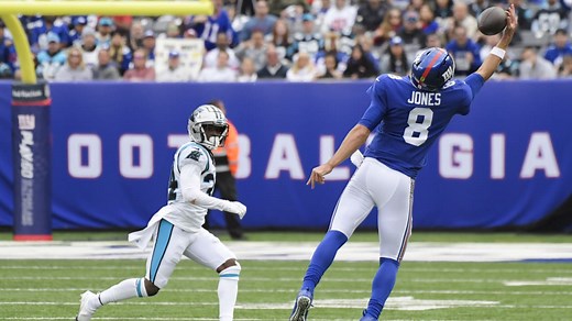 Can't-Miss Play: Daniel Jones makes one-handed catch on tricky toss