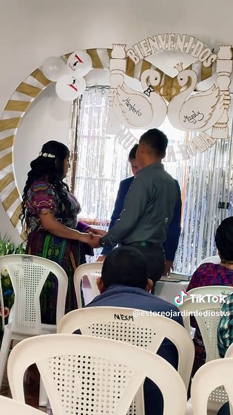 Boda Civil de Humberto y Silvia en Chijuarez, Guatemala
