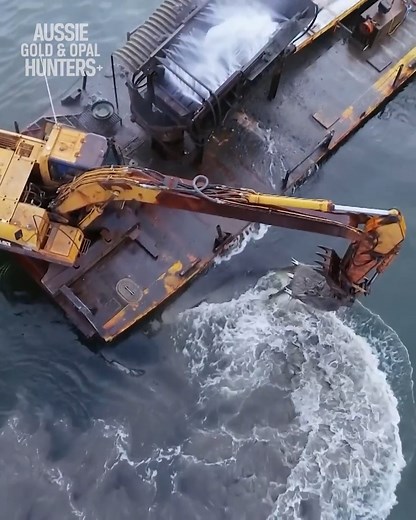 Shawn Pomrenke faces some technical issues on his dredge, but still manages to haul an impressive amount of gold. #BeringSeaGold | Aussie Gold & Opal Hunters